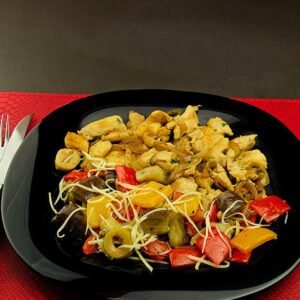 ISCAS DE FRANGO AO MOLHO ORIENTAL + BERINJELA CARBONARA COM QUEIJO