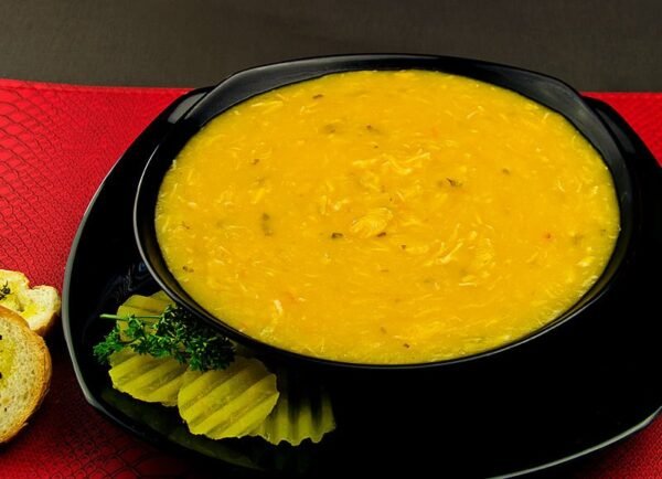 CREME DE MANDIOQUINHA COM FRANGO DESFIADO