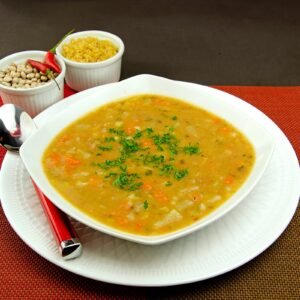 SOPA DE FEIJÃO COM MACARRÃO