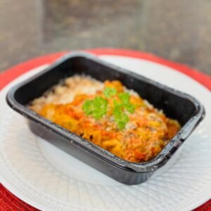 BIFE À PARMEGIANA + ARROZ + FEIJÃO + ABOBRINHA PORTUGUESA