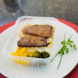 CUPIM ASSADO + ARROZ + FEIJÃO + MANDIOQUINHA + BRÓCOLIS
