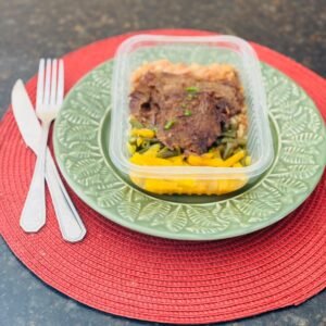 CUPIM ASSADO + ARROZ + FEIJÃO + MANDIOQUINHA + VAGEM SALTEADAS