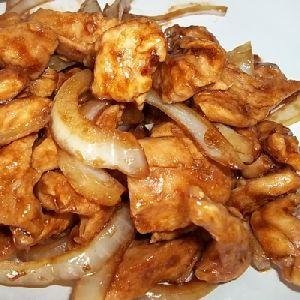 ISCAS DE FRANGO ACEBOLADA